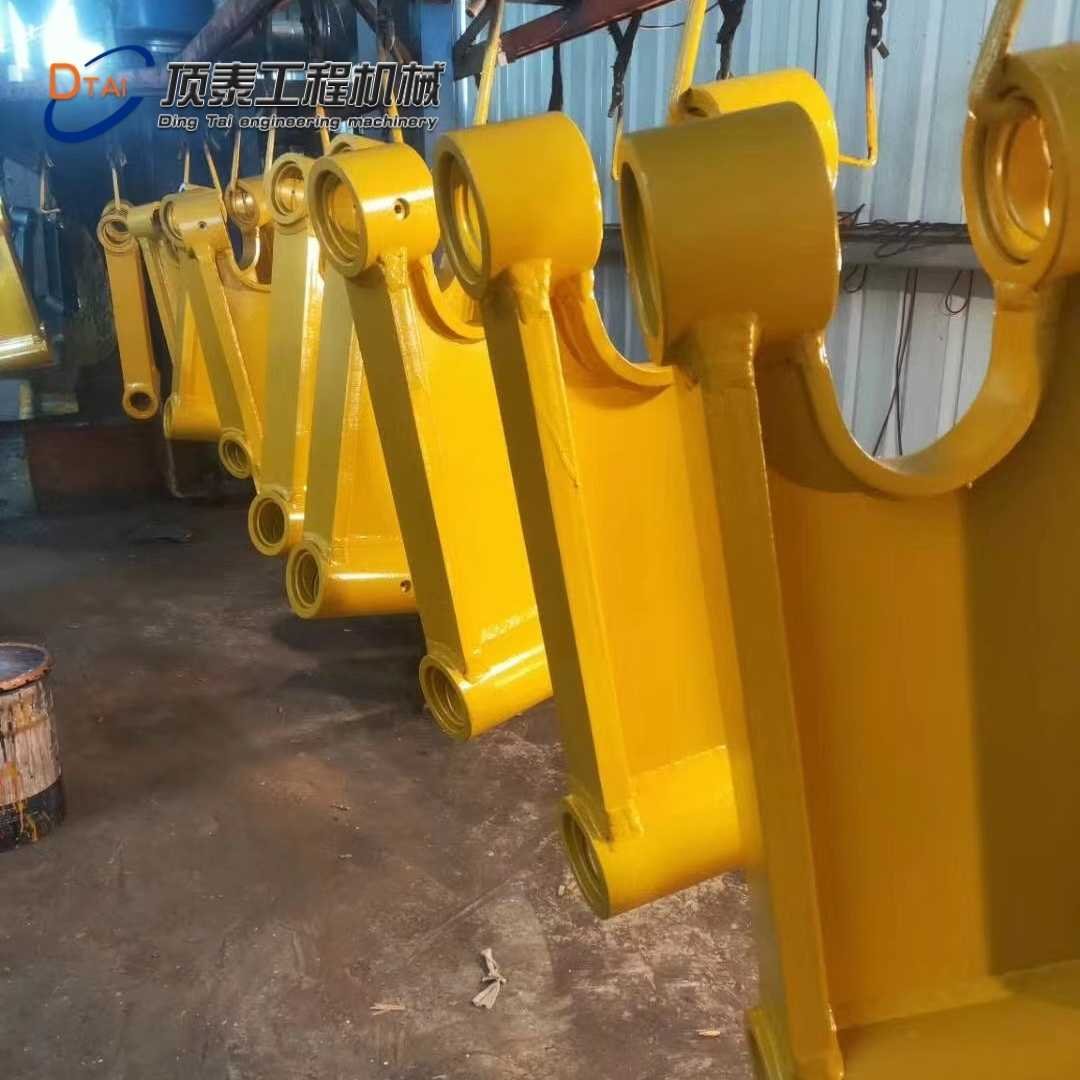 Gros plan sur la biellette de bras de godet EC290